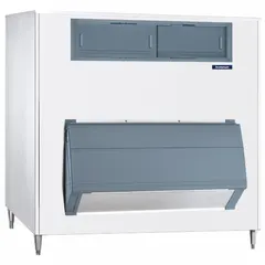 This ice bin offers 660 lb storage capacity for commercial ice storage. Constructed with a top-hinged stainless steel design, it measures 63 3/8 in height, 60 in width, and 31 in depth. Suitable for use in foodservice operations requiring bulk ice holding.