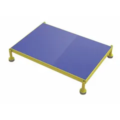 This single-step platform features a yellow steel frame and an antifatigue mat tread. The height is adjustable to accommodate various tasks. Suitable for use in industrial workstations, assembly lines, and maintenance areas where operator comfort is needed during prolonged standing.
