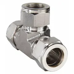 This PARKER double-ferrule stainless steel tee fitting has a 1 in OD x 1 in OD x 1 in OD fitting size. It is compatible with Parker A-LOK fitting brands. The double-ferrule design provides leak-tight, vibration-resistant connections in industrial tubing systems for fluid or gas applications.