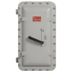 Three-pole enclosed circuit breaker for hazardous locations, rated 500 A at 600V AC with a maximum interrupting rating of 65kA at 240V AC. Frame size 800/MDL. Includes a Cutler-Hammer circuit breaker. Suitable for overcurrent protection and switching in environments where flammable gases or dusts may be present.