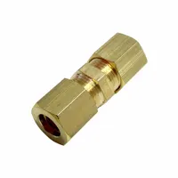 This LEGRIS compression fitting is a standard sleeve brass coupling with Compression x Compression ends, each sized for 16 mm OD tubing. It is used to connect two tubes of the same diameter in pneumatic, hydraulic, or fluid-handling systems, providing a leak-tight seal via a brass compression sleeve