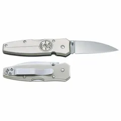 This manually-opening folding knife features a 2-1/2 inch blade and an aluminum handle. With a closed length of 3-1/2 inches and an overall length of 6-1/4 inches, it is suited for cutting tasks in electrical, construction, and general industrial work.