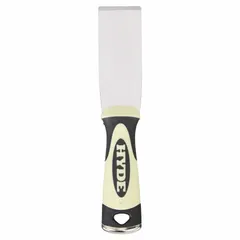 Standard scraper with a stiff, straight carbon steel blade for removing paint, adhesive, and buildup from flat surfaces. Handle is polypropylene/TPE with a hammer end for light striking. Suitable for construction, renovation, and maintenance tasks.