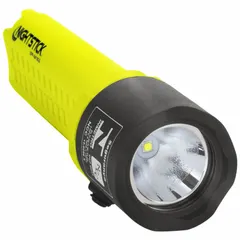 This flashlight provides 200 lumens with a 143-meter beam distance and a 10.5-hour runtime at maximum brightness. It requires 3 AA batteries and is suited for use in industrial settings such as inspections, maintenance, and emergency response.