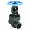 This forged steel gate valve features a rising stem and solid wedge for positive shutoff in high-pressure systems. With socket x socket connections and a 1,975 psi CWP rating, it is suited for on/off isolation in industrial fluid handling applications. The valve is operated by a handwheel and includes a 410 stainless steel wedge and forged steel bonnet.