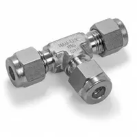 This compression tee fitting is made of stainless steel with a double-ferrule design for secure tube gripping and leak-tight connections. It has a 1 in OD x 1 in OD x 1 in OD tube configuration and is part of the Let-Lok series, compatible with Parker A-LOK fittings. Typical applications include instrumentation, chemical processing, and hydraulic systems where vibration resistance is required