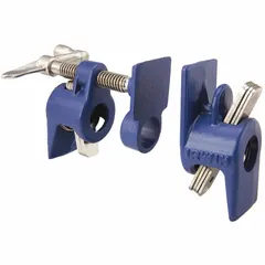 This pipe clamp features a steel crank handle and a 1-1/2 in throat depth, delivering 1500 lb clamping force. It is used for securing pipes during cutting, threading, welding, and assembly tasks in industrial fabrication and maintenance work.